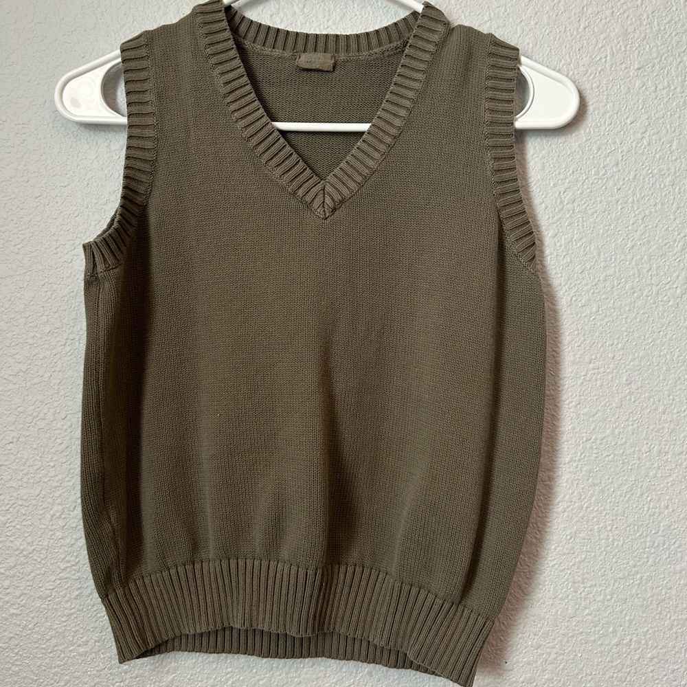 Green brandy Melville sweater vest in the size small